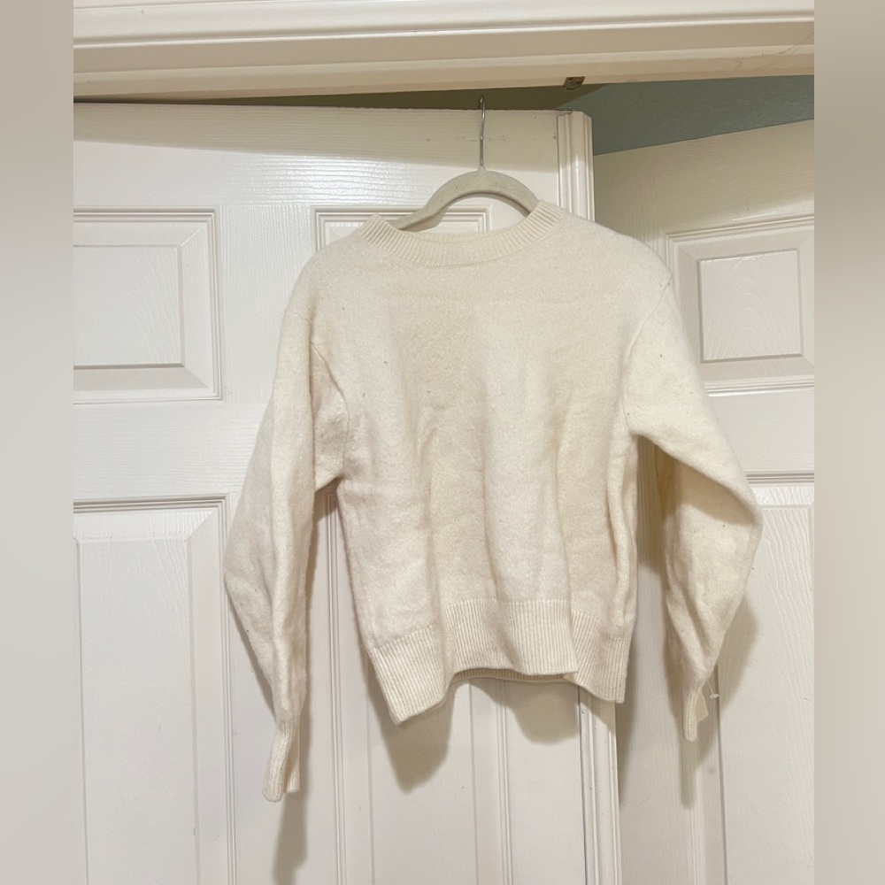 Uniqlo 100% Wool Women's small cream  Mid-weight Knit‎ sweater jumper cozy